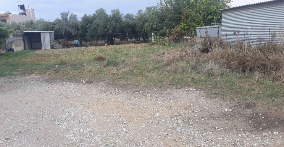 LAND PLOT 450 m² FOR SALE IN MIRES