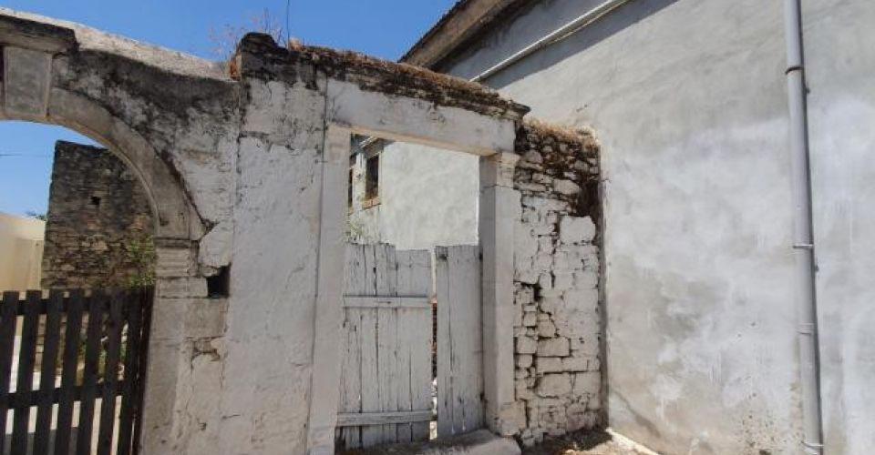 OLD HOUSE 100 m² FOR SALE IN VORI
