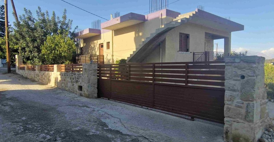 HOUSE 110 m² FOR SALE IN PITSIDIA
