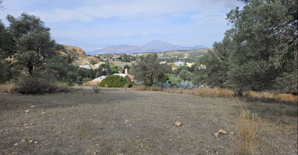 LAND PLOT 3.548 m² FOR SALE IN PITSIDIA