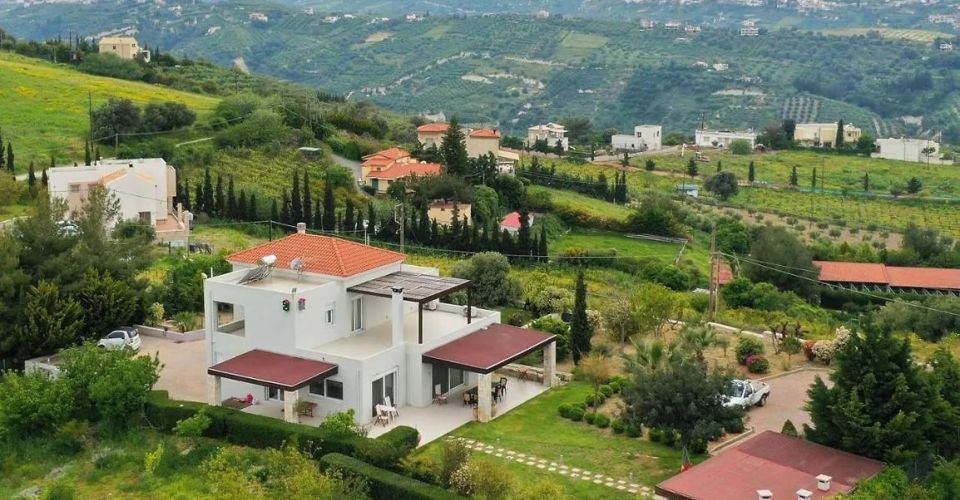 LUXURY VILLA 470 m² FOR SALE IN SETTLEMENT OF ATHANATOUS